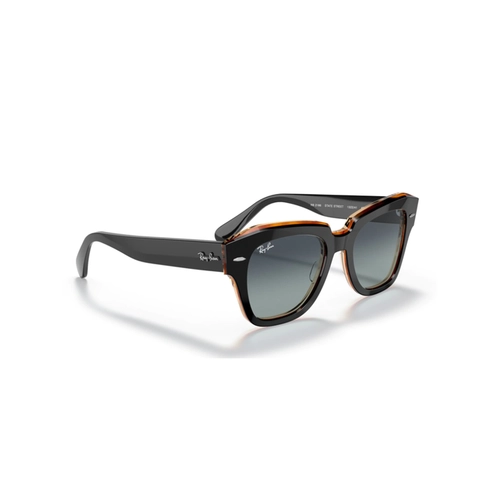 Óculos de Sol Ray-Ban State Street 0RB2186 13224152 Acetato Preto com lentes na cor Cinza e Azul Degradê