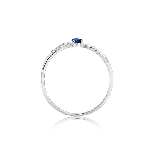 Anel Way em ouro branco 18k linhas delicadas de Diamantes com gota de Safira Azul