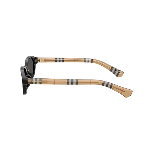 Óculos de Sol Burberry 0BE4508D 41618756 Acetato Preto com lentes na cor Cinza Escuro