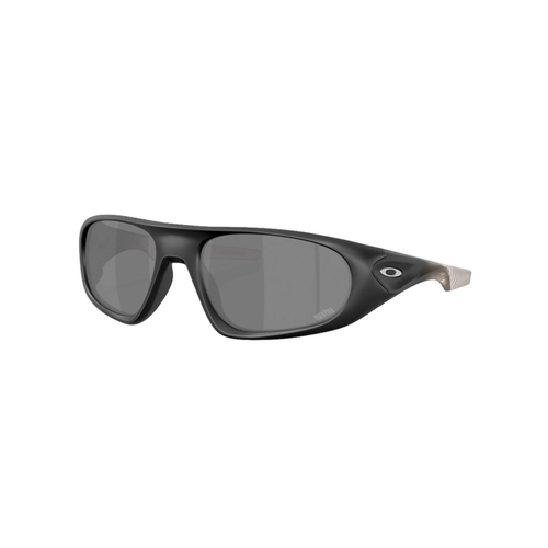Óculos de Sol Oakley Medina 0OO9528 95280960 Acetato Preto Fosco com lentes na cor Preto Prizm