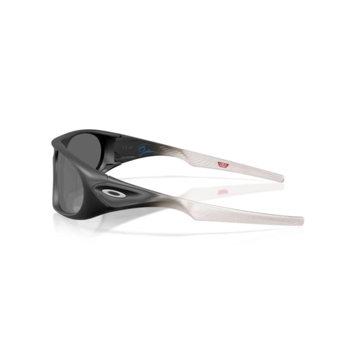 Óculos de Sol Oakley Medina 0OO9528 95280960 Acetato Preto Fosco com lentes na cor Preto Prizm