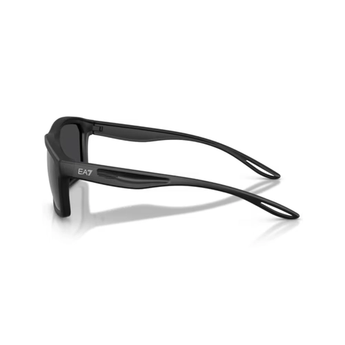 Óculos de Sol Emporio Armani EA7 0Q74014 62888757 Acetato Preto Fosco com lentes na cor Cinza Espelhado