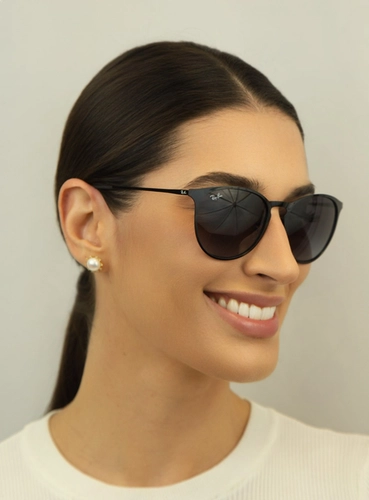 Óculos de Sol Ray-Ban Erika 0RB3539 002/8G54 Metal Preto com lentes na cor Cinza Degradê